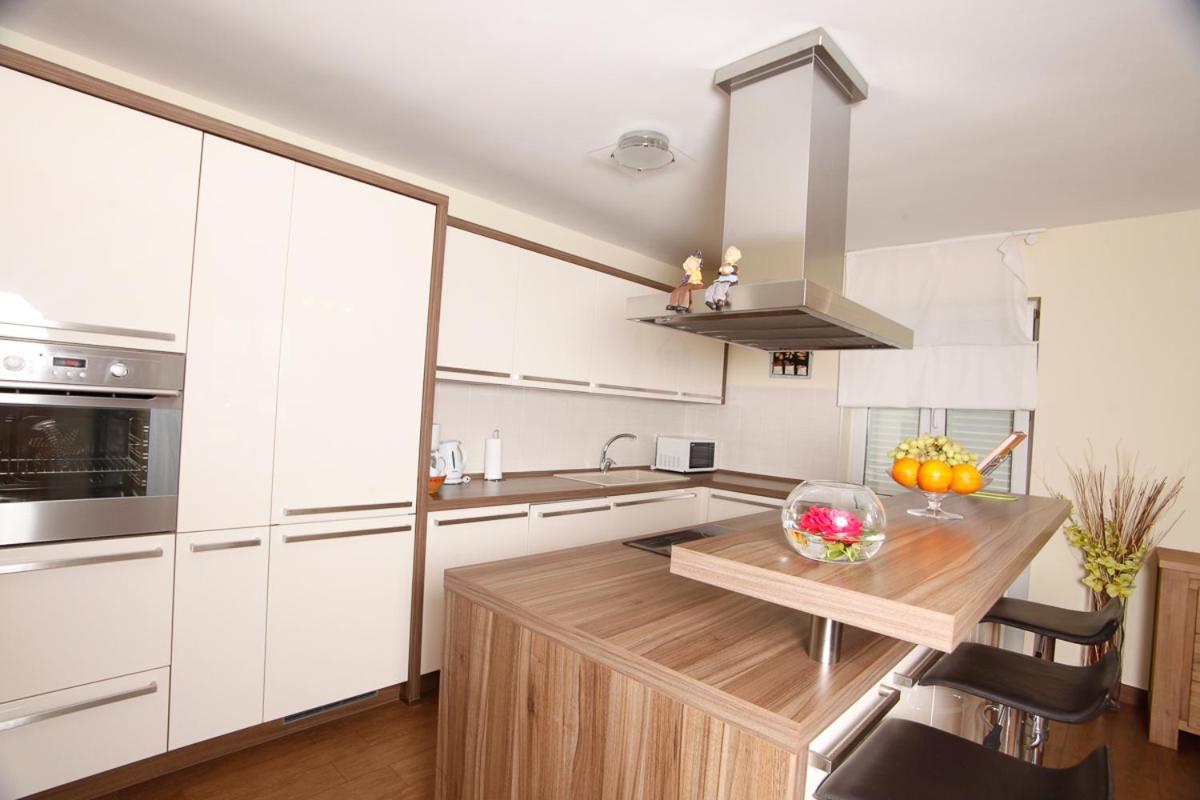 Frajona Apartments Malinska Esterno foto