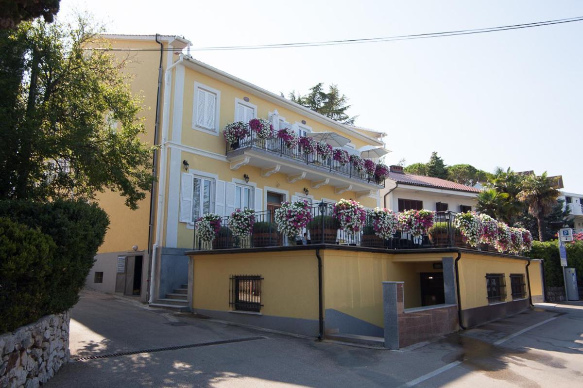 Frajona Apartments Malinska Esterno foto