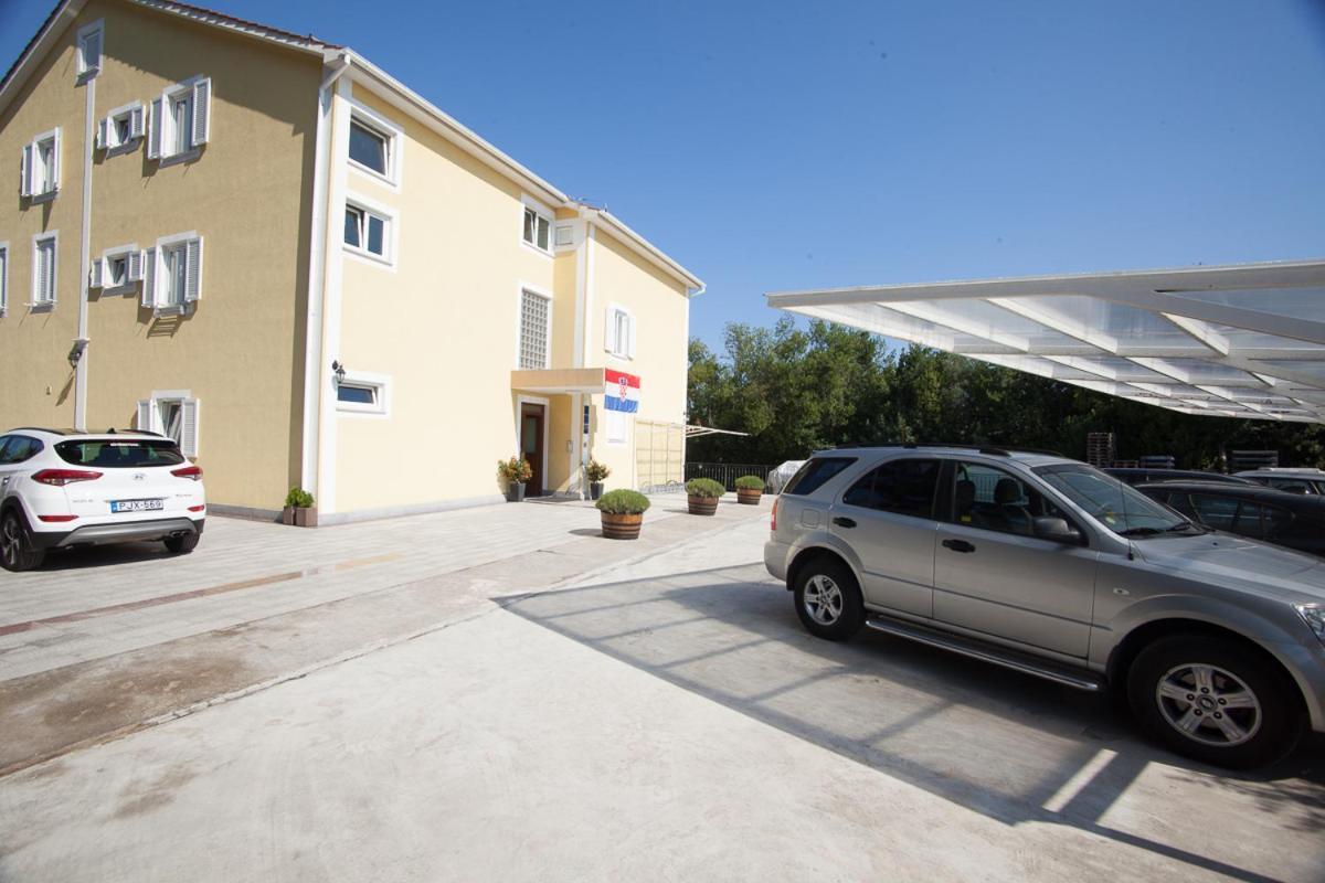 Frajona Apartments Malinska Esterno foto